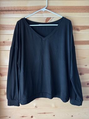 Relaxed Black V-Neck Long Sleeve Women's Top